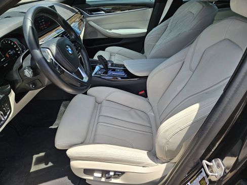 Used 2018 BMW 530e RWD image 13