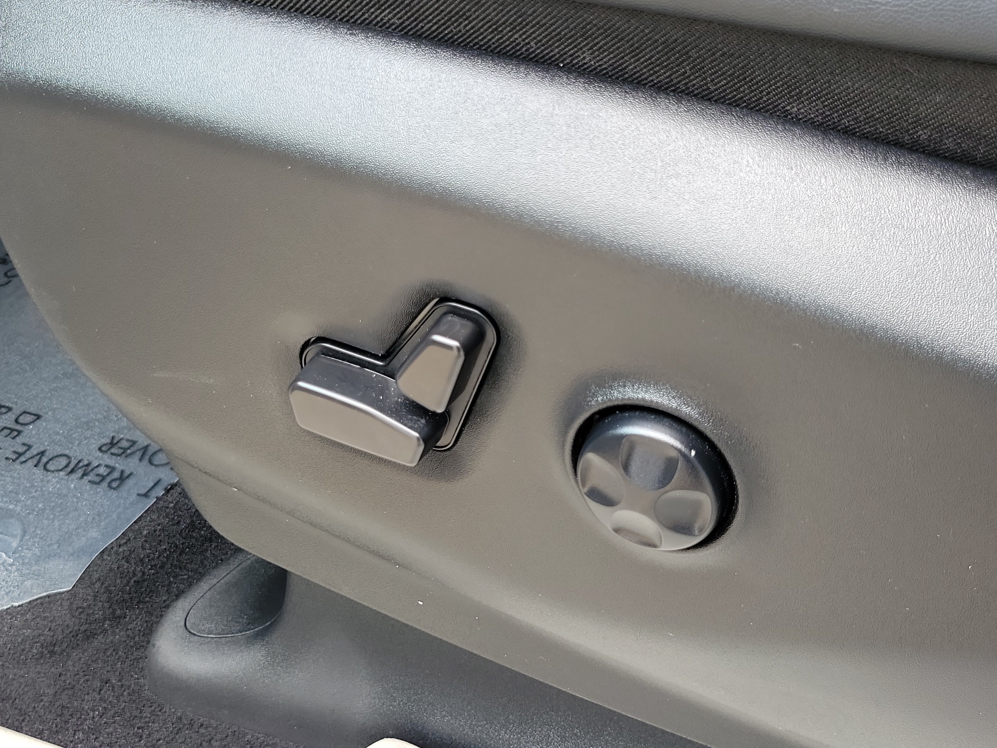 Used 2024 Chrysler Pacifica Touring-L FWD image 9