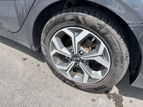 Used 2020 Kia Forte LXS FWD image 6