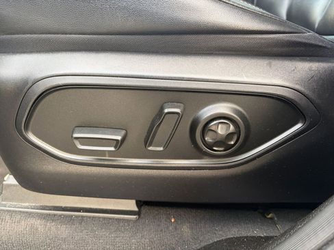 Used 2023 Jeep Grand Cherokee L Limited image 23