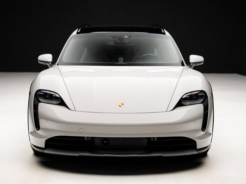 Used 2023 Porsche Taycan 4S image 6