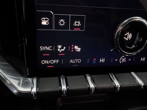 Used 2025 GMC Acadia Elevation AWD/4WD image 23