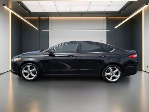 Used 2015 Ford Fusion SE w/ Equipment Group 201A FWD image 2