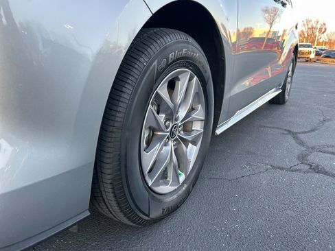 Used 2024 Toyota Sienna XLE image 13
