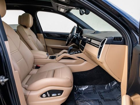 Used 2019 Porsche Cayenne AWD/4WD image 39