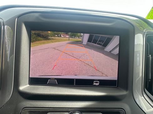 Used 2023 Chevrolet Silverado 1500 Custom image 15