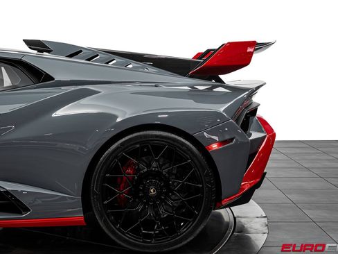 Used 2023 Lamborghini Huracan STO RWD image 21