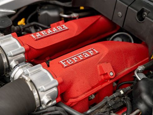 Used 2019 Ferrari Portofino RWD image 37