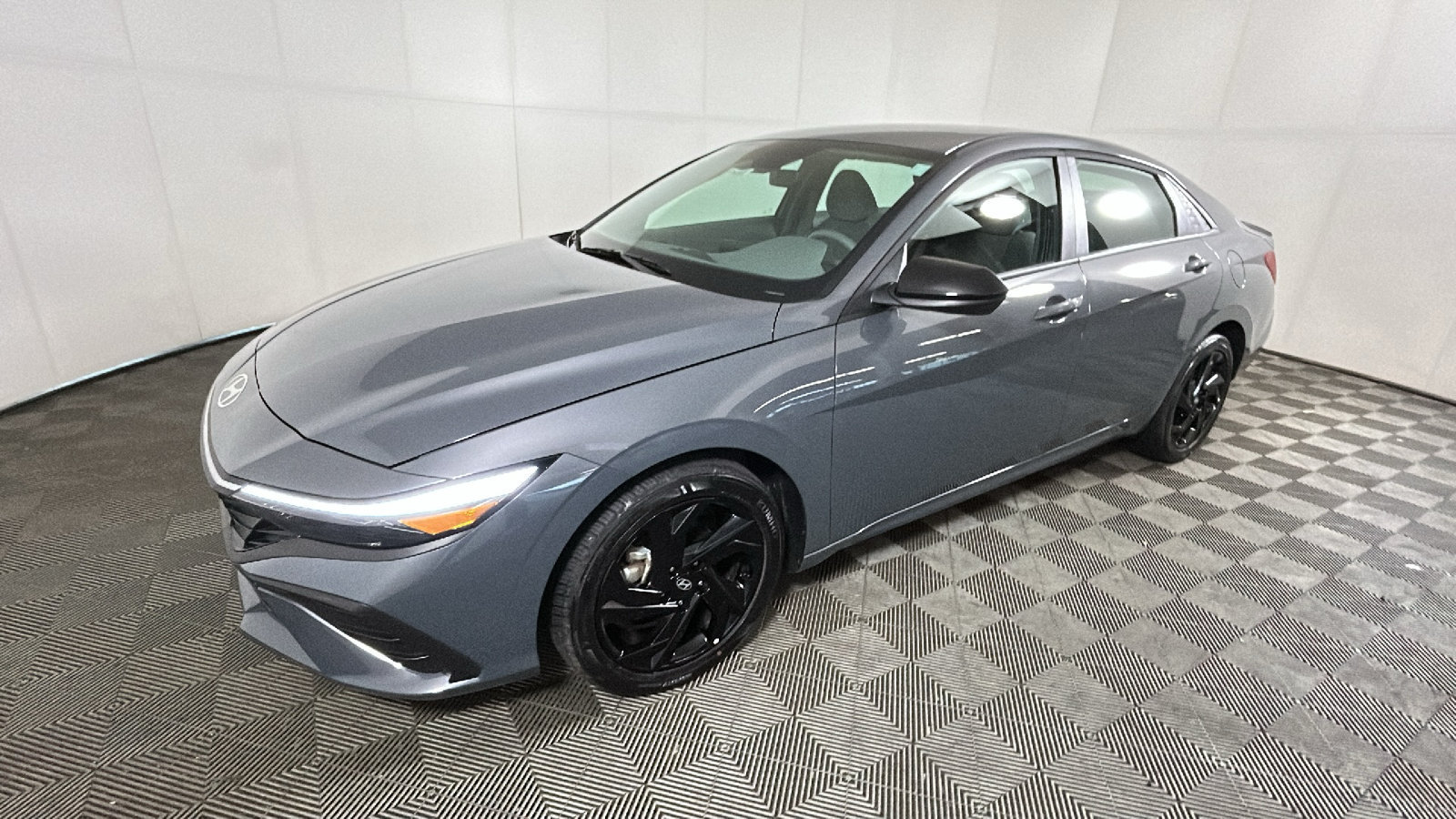 Used 2026 Hyundai Elantra Sport FWD image 8
