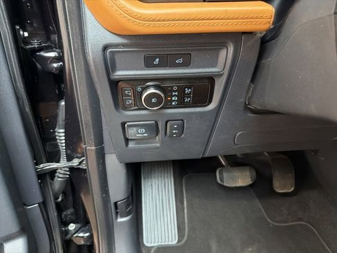 Used 2023 Ford Expedition Max Platinum AWD/4WD image 24