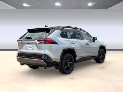 Used 2021 Toyota RAV4 XSE AWD/4WD image 9