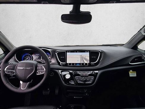 New 2026 Chrysler Pacifica Select FWD image 15