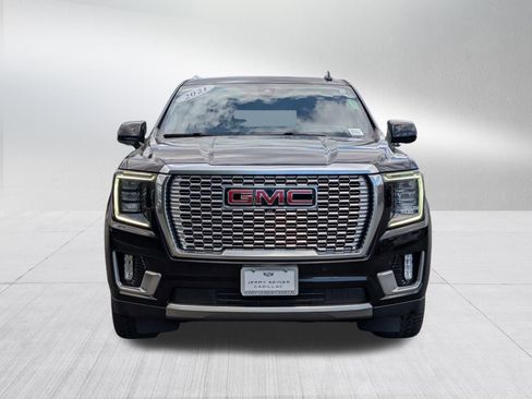 Used 2021 GMC Yukon XL Denali w/ Denali Premium Package AWD/4WD image 8