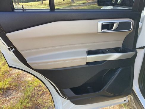 Used 2020 Ford Explorer XLT w/ Equipment Group 202A image 17