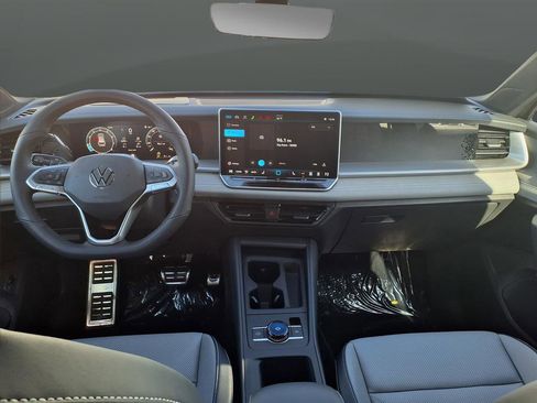 New 2026 Volkswagen Tiguan SE R-Line AWD/4WD image 41