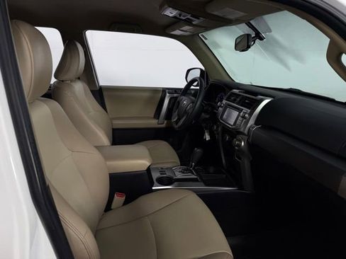 Used 2017 Toyota 4Runner SR5 Premium image 15