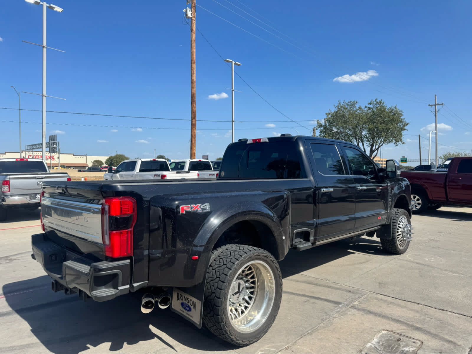 Used 2024 Ford F350 Platinum w/ FX4 Off-Road Package AWD/4WD image 4