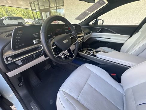 Certified 2024 Cadillac Lyriq Luxury AWD/4WD image 10