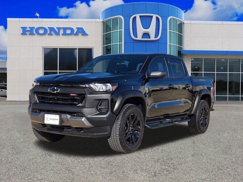 Used 2025 Chevrolet Colorado Trail Boss image 7