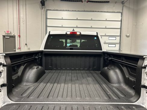 New 2026 RAM 1500 Big Horn AWD/4WD image 34