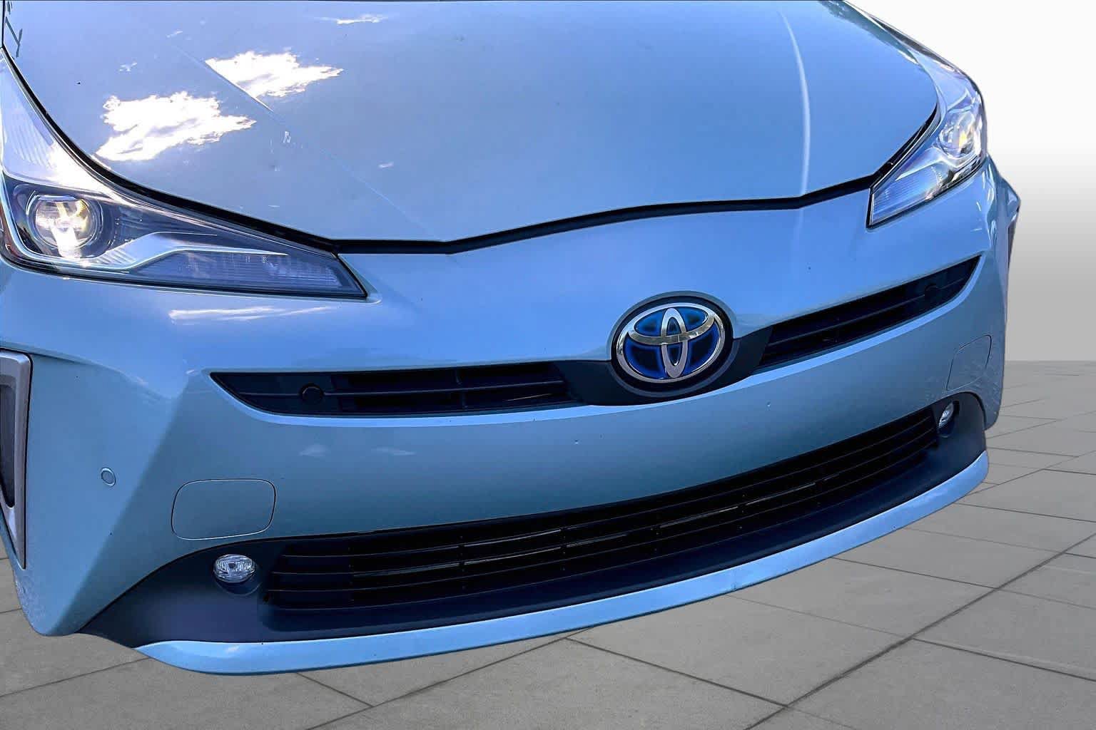 Used 2021 Toyota Prius LE w/ Carpet Mat Package (TMS) AWD/4WD image 28