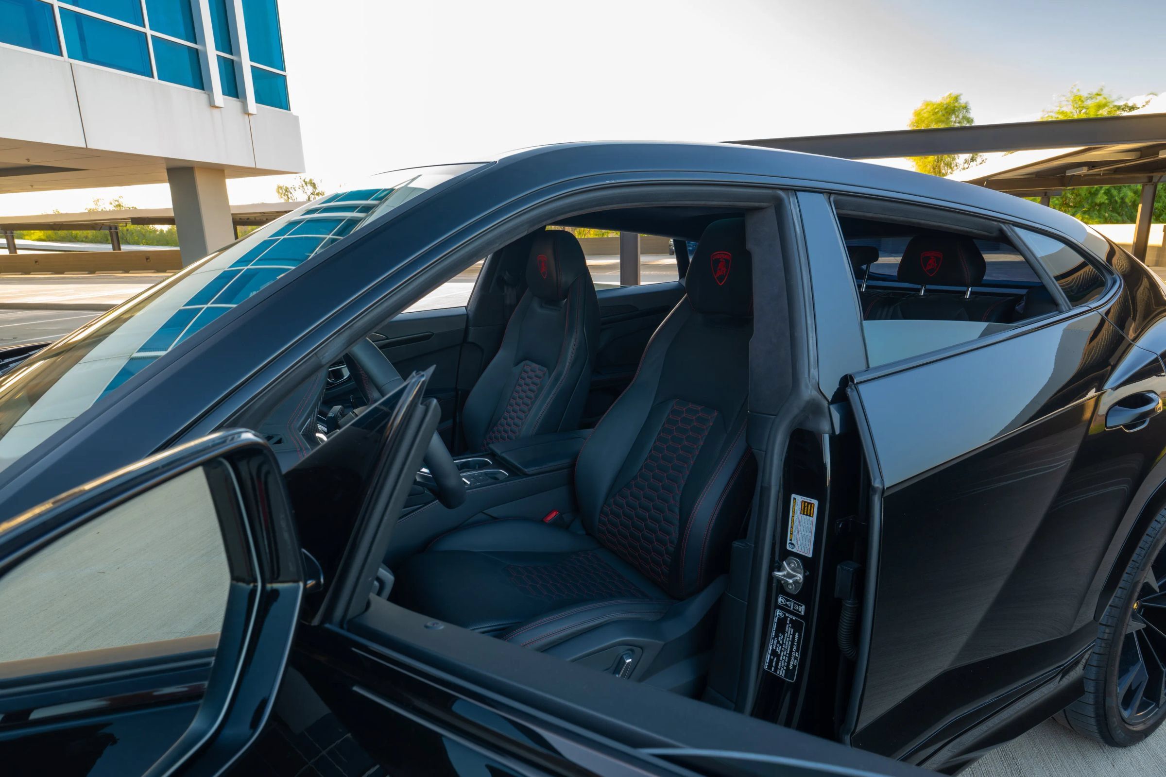 Used 2021 Lamborghini Urus AWD/4WD image 20
