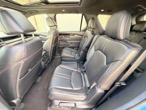 Used 2025 Honda Pilot TrailSport image 18