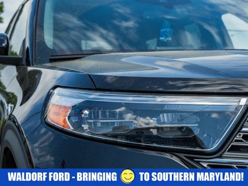 Used 2023 Ford Explorer Limited w/ Limited Technology Package AWD/4WD image 15
