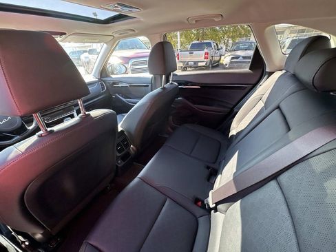 Used 2023 Kia Seltos SX w/ SX Sunroof Package image 11