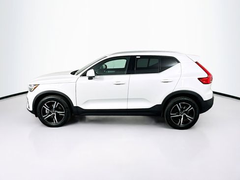 Used 2025 Volvo XC40 B5 Core image 4