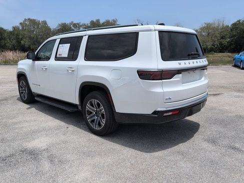 Used 2024 Jeep Wagoneer L Series II RWD image 5