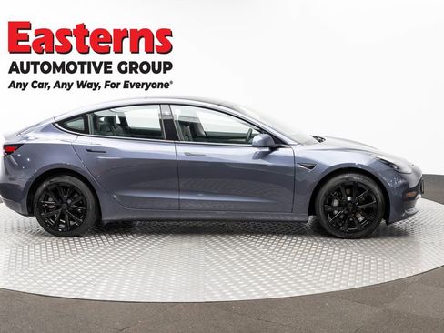 Used 2023 Tesla Model 3 Standard Range image 4