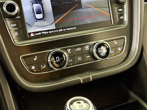 Used 2019 Bentley Bentayga image 20