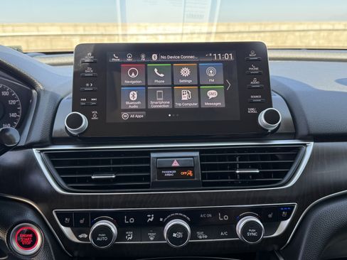 Used 2018 Honda Accord Touring image 28