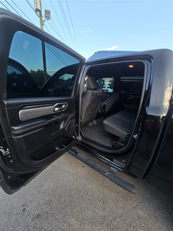 Used 2019 RAM 1500 Big Horn AWD/4WD image 9