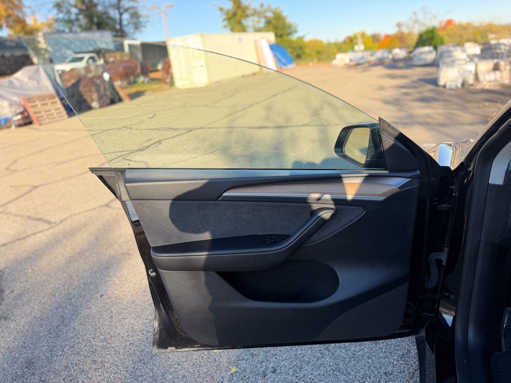Used 2023 Tesla Model Y Long Range AWD/4WD image 11