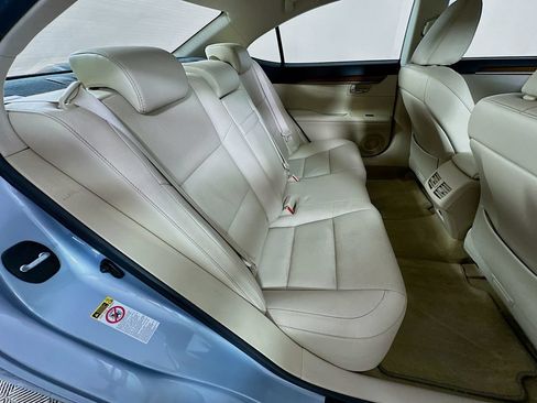Used 2014 Lexus ES 300h w/ Luxury Package w/Bamboo Trim FWD image 27