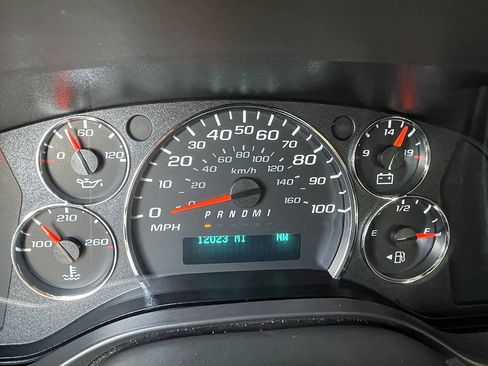 Used 2025 Chevrolet Express 3500 LT w/ LT Preferred Equipment Group RWD image 25