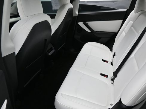Used 2022 Tesla Model Y Performance AWD/4WD image 26