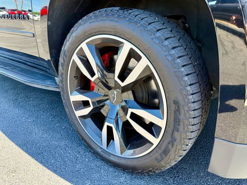 Used 2019 Chevrolet Suburban Premier AWD/4WD image 15