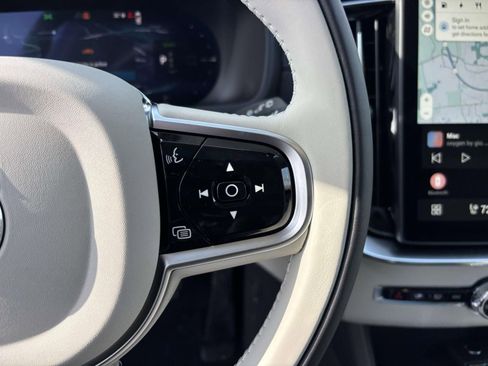 New 2026 Volvo XC90 T8 Ultra w/ Protection Package Premier AWD/4WD image 18