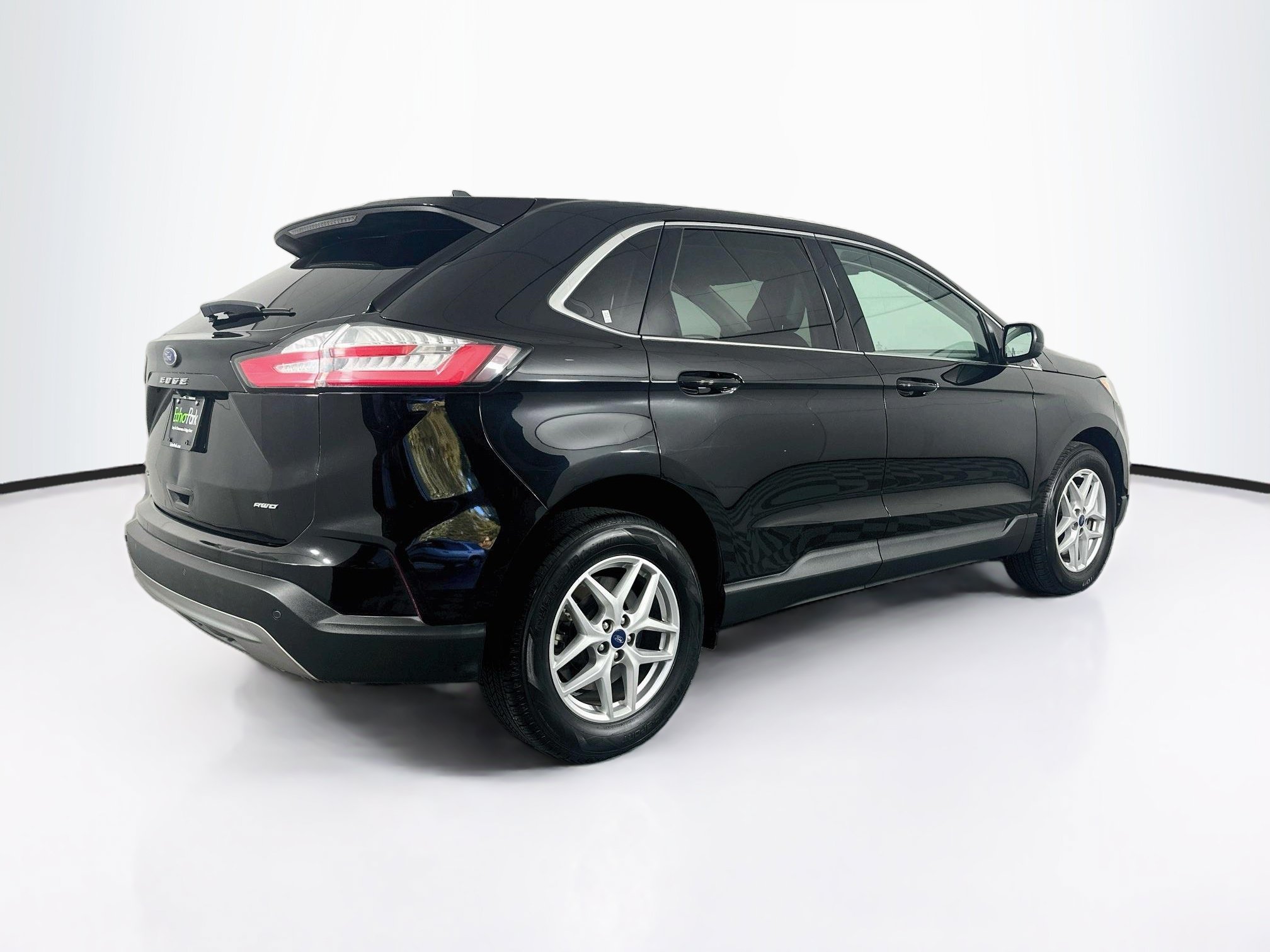 Used 2022 Ford Edge SEL AWD/4WD image 9