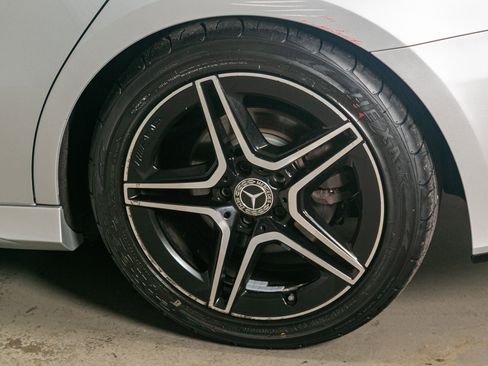 Used 2019 Mercedes-Benz A 220 4MATIC w/ AMG Line image 13