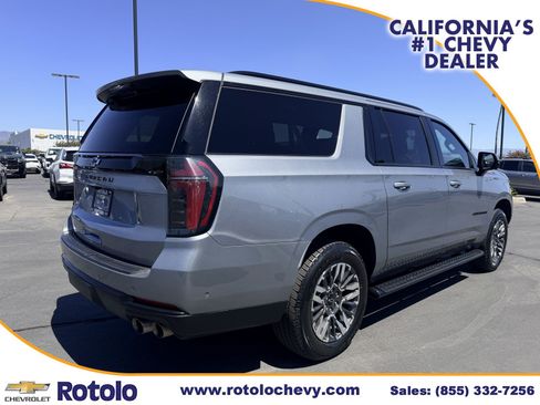 Used 2025 Chevrolet Suburban Z71 AWD/4WD image 6