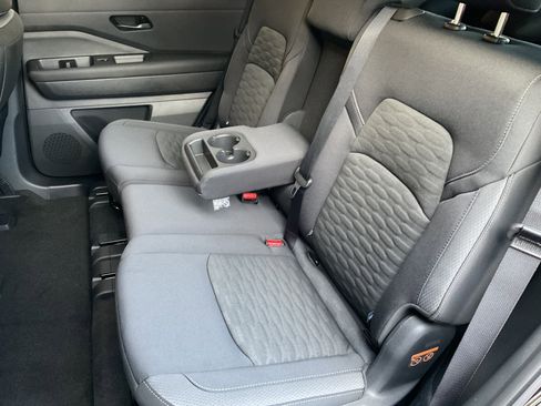 Used 2025 Nissan Pathfinder SV w/ Black Appearance Package image 38