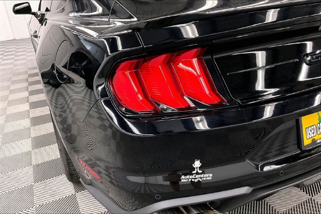 Used 2021 Ford Mustang GT Premium w/ Black Accent Package RWD image 28