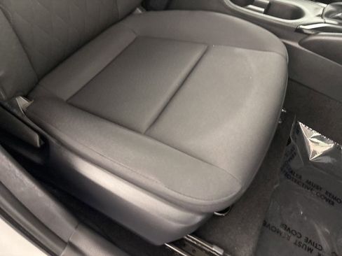 Used 2025 Toyota Corolla LE w/ Convenience Package image 26