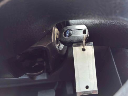 Used 2018 Ford Focus SE FWD image 23