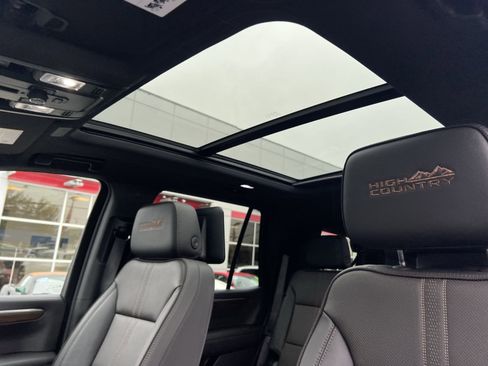 Used 2025 Chevrolet Tahoe High Country image 24