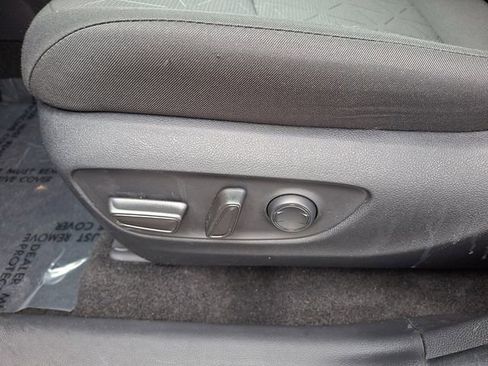 Used 2023 Toyota RAV4 XLE AWD/4WD image 15